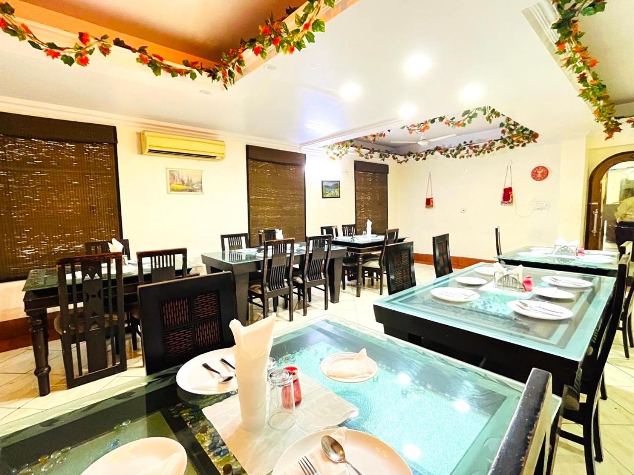 Ashoka Hotel Karol Bagh Delhi Nova Deli Exterior foto